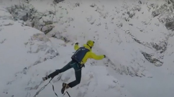 Британский экстремал анонсировал рекордный прыжок с Эвереста на 8 тысяч метров