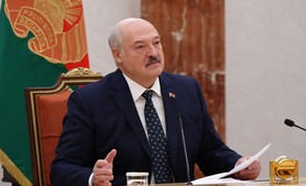 Лукашенко назвал Азербайджан и Армению «двумя пальцами одной руки»