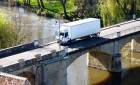 Польша с 1 июня запретит въезжать в страну грузовикам с номерами России и Белоруссии