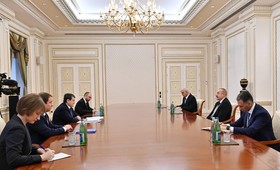 Алиев обсудил с помощником Путина транспортные проекты и логистику