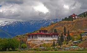 Королевство Бутан осенью после двухлетнего перерыва откроет границы для туристов