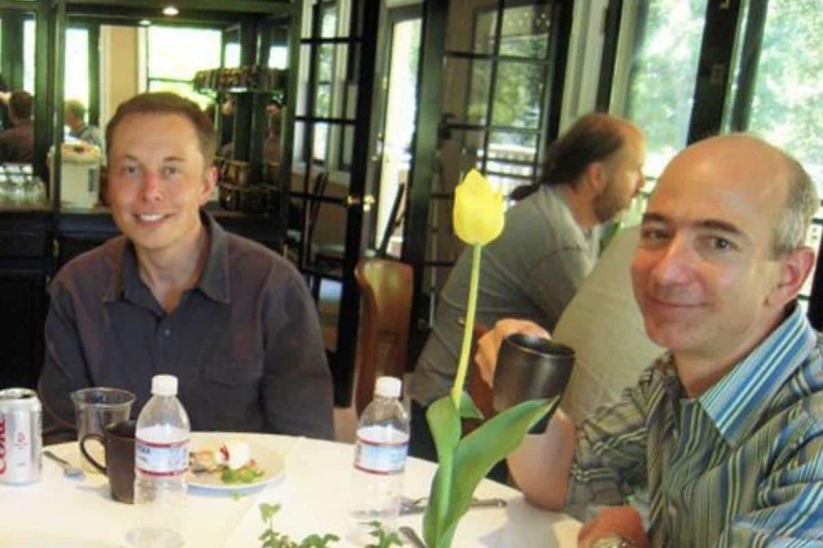Основатель Amazon Джефф Безос и основатель Tesla Илон Маск