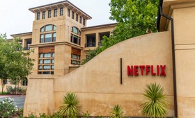 Суд отказался рассматривать иск россиян к Netflix
