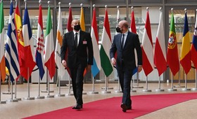 Алиев и Мишель обсудили урегулирование армяно-азербайджанских отношений на встрече в Праге