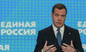 Медведев ответил на слова бывшего генсека НАТО об отправке войск альянса на Украину
