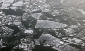 Два российских экс-чиновника провалились под лёд на Волге и погибли