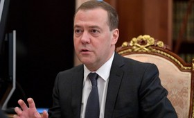 Медведев заявил, что мир с Украиной возможен только на условиях России