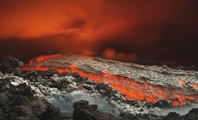 «Безымянный» вулкан на Камчатке выбросил пепел на высоту 5 км 