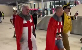 ФИФА запретила болельщикам приходить на стадионы ЧМ-2022 в костюмах крестоносцев