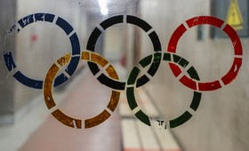МОК отложил решение по участию россиян в международных соревнованиях