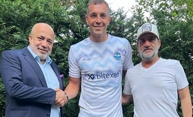 Дзюба подписал контракт с турецким футбольным клубом